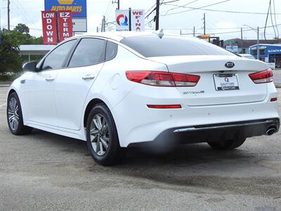 2019 Kia Optima LX   - Photo 5 - Houston, TX 77070