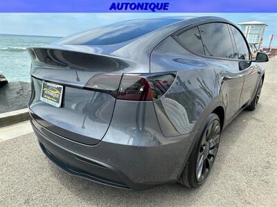 2022 Tesla Model Y Performance   - Photo 9 - Oceanside, CA 92054