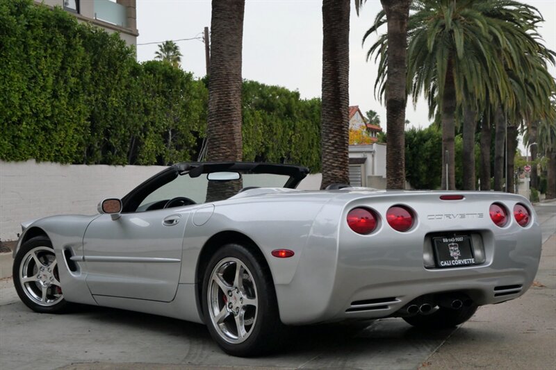 2001 Chevrolet Corvette photo