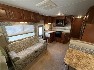 2009 Four Winds Four Winds 31F   - Photo 15 - Rillito, AZ 85654