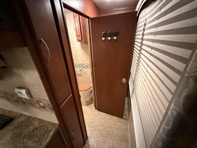 2009 Four Winds Four Winds 31F   - Photo 33 - Rillito, AZ 85654