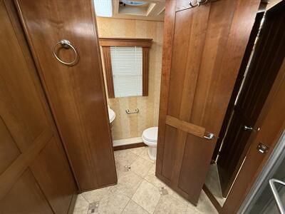 2005 MONACO DYNASTY PLATINUM IV   - Photo 40 - Rillito, AZ 85654