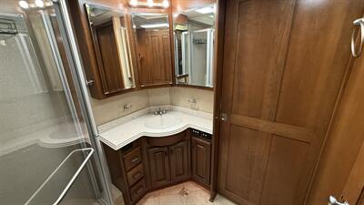 2005 MONACO DYNASTY PLATINUM IV   - Photo 37 - Rillito, AZ 85654