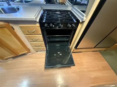 2004 Fleetwood Southwind 32VS   - Photo 25 - Rillito, AZ 85654