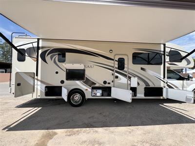 2015 Thor Chateau Super C 33SW   - Photo 12 - Marana, AZ 85653