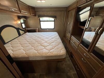 2015 Thor Chateau Super C 33SW   - Photo 46 - Marana, AZ 85653