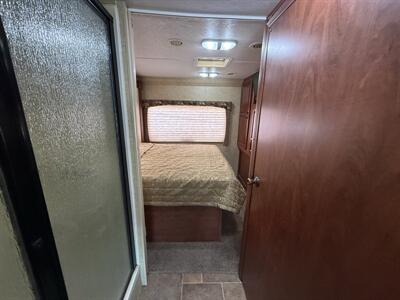 2013 Forest River Sunseeker 3010DS   - Photo 37 - Rillito, AZ 85654