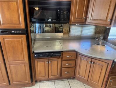 2006 Damon Tuscany 4076 - Photo 18 - Rillito, AZ 85654