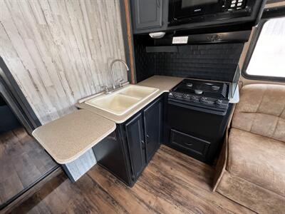 2015 Coachmen Freelander 29KS   - Photo 29 - Marana, AZ 85653