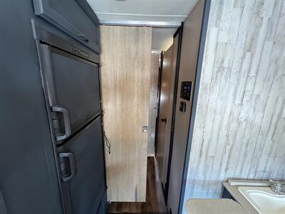 2015 Coachmen Freelander 29KS   - Photo 33 - Marana, AZ 85653