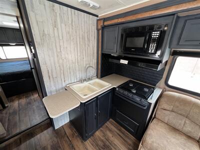 2015 Coachmen Freelander 29KS   - Photo 28 - Marana, AZ 85653