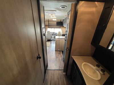 2015 Coachmen Freelander 29KS   - Photo 46 - Marana, AZ 85653