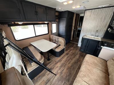 2015 Coachmen Freelander 29KS   - Photo 18 - Marana, AZ 85653