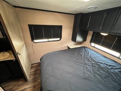 2015 Coachmen Freelander 29KS   - Photo 42 - Marana, AZ 85653