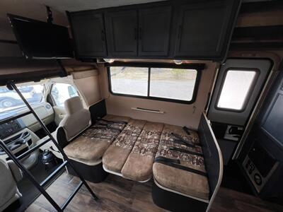 2015 Coachmen Freelander 29KS   - Photo 21 - Marana, AZ 85653