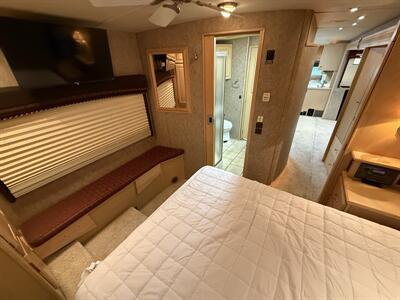 2007 Winnebago Tour 40TD   - Photo 49 - Rillito, AZ 85654