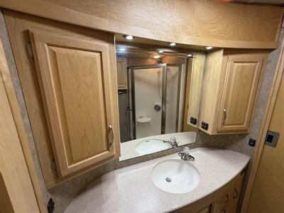 2007 Winnebago Tour 40TD   - Photo 32 - Rillito, AZ 85654