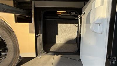 2007 Winnebago Tour 40TD   - Photo 60 - Rillito, AZ 85654