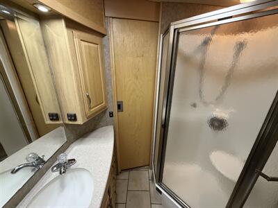 2007 Winnebago Tour 40TD   - Photo 35 - Rillito, AZ 85654