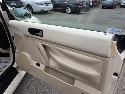 2004 Volkswagen New Beetle Convertible GLS - 5 SPEED - ONLY 96K MILES - TURBO0O0 - Photo 13 - Roseville, CA 95678