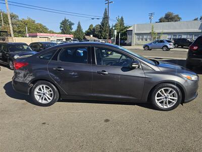 2017 Ford Focus SE - Photo 6 - Roseville, CA 95678