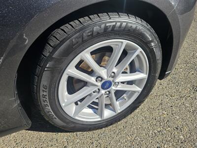 2017 Ford Focus SE - Photo 9 - Roseville, CA 95678