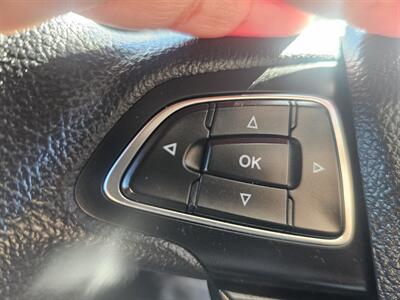 2017 Ford Focus SE - Photo 14 - Roseville, CA 95678