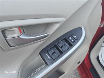 2014 Toyota Prius - Panoramic roof - Leather - Navigation / Camera   - Photo 13 - Roseville, CA 95678