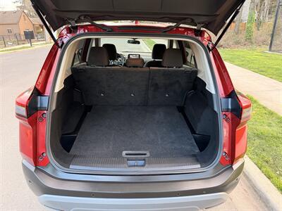 2021 Nissan Rogue SV   - Photo 15 - Portland, OR 97003