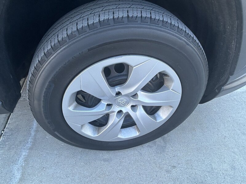 2024 Toyota RAV4 LE - Photo 12 - Fountain Hills, AZ 85268