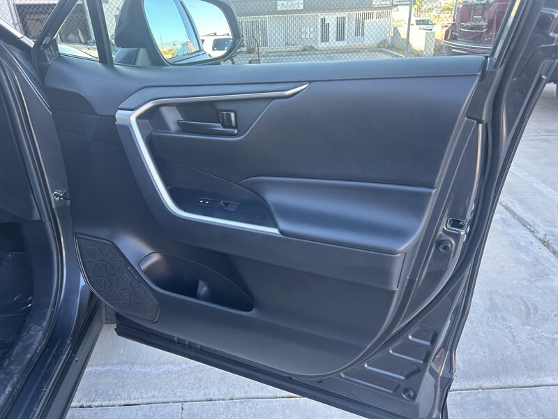 2024 Toyota RAV4 LE - Photo 31 - Fountain Hills, AZ 85268