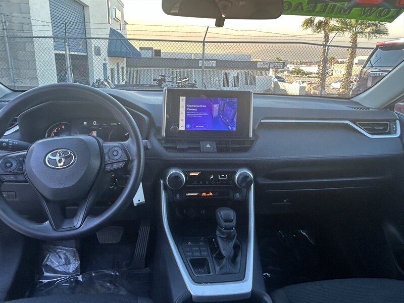 2024 Toyota RAV4 LE - Photo 18 - Fountain Hills, AZ 85268