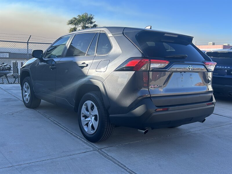 2024 Toyota RAV4 LE - Photo 4 - Fountain Hills, AZ 85268