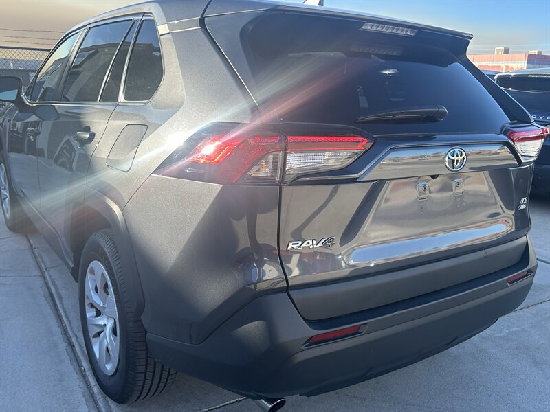 2024 Toyota RAV4 LE - Photo 10 - Fountain Hills, AZ 85268