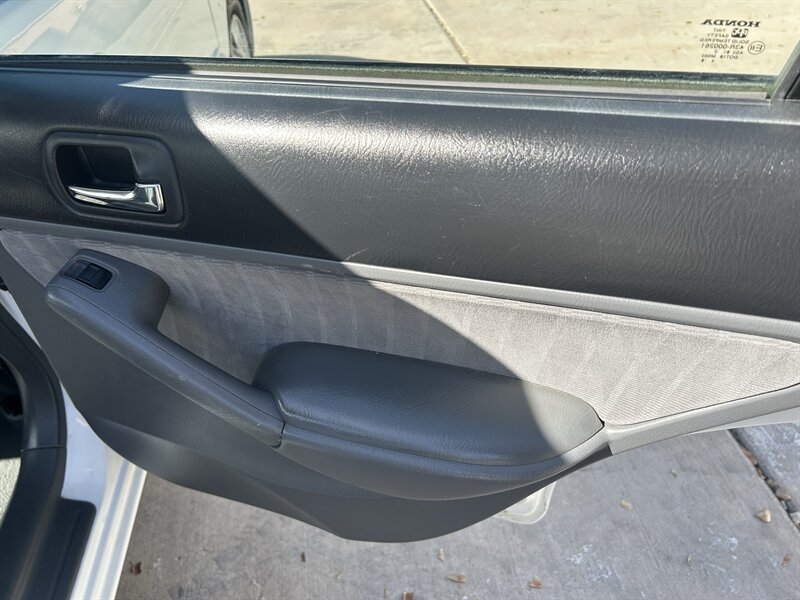 2003 Honda Civic LX - Photo 17 - Fountain Hills, AZ 85268