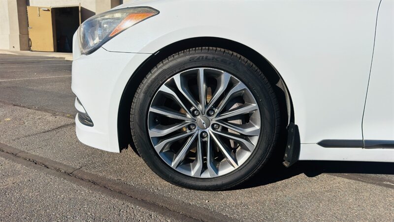 2015 Hyundai Genesis 3.8L - Photo 11 - Fountain Hills, AZ 85268