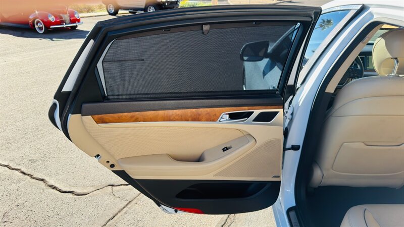 2015 Hyundai Genesis 3.8L - Photo 23 - Fountain Hills, AZ 85268