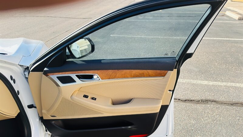 2015 Hyundai Genesis 3.8L - Photo 27 - Fountain Hills, AZ 85268