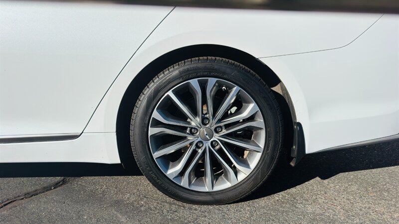 2015 Hyundai Genesis 3.8L - Photo 12 - Fountain Hills, AZ 85268