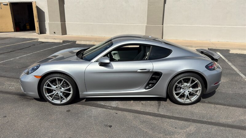 2019 Porsche 718 Cayman - Photo 5 - Fountain Hills, AZ 85268