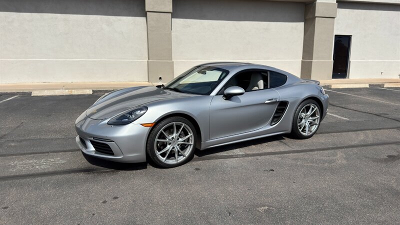 2019 Porsche 718 Cayman - Photo 3 - Fountain Hills, AZ 85268