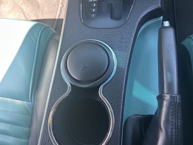 2002 Ford Thunderbird Deluxe - Photo 21 - Lake Havasu City, AZ 86403