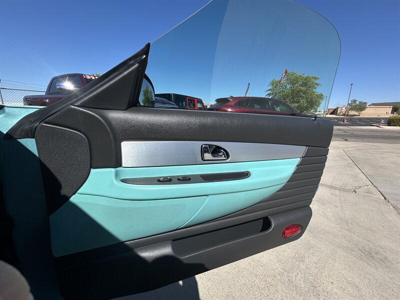 2002 Ford Thunderbird Deluxe - Photo 24 - Lake Havasu City, AZ 86403