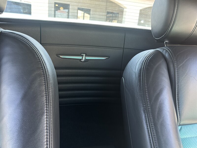 2002 Ford Thunderbird Deluxe - Photo 30 - Lake Havasu City, AZ 86403