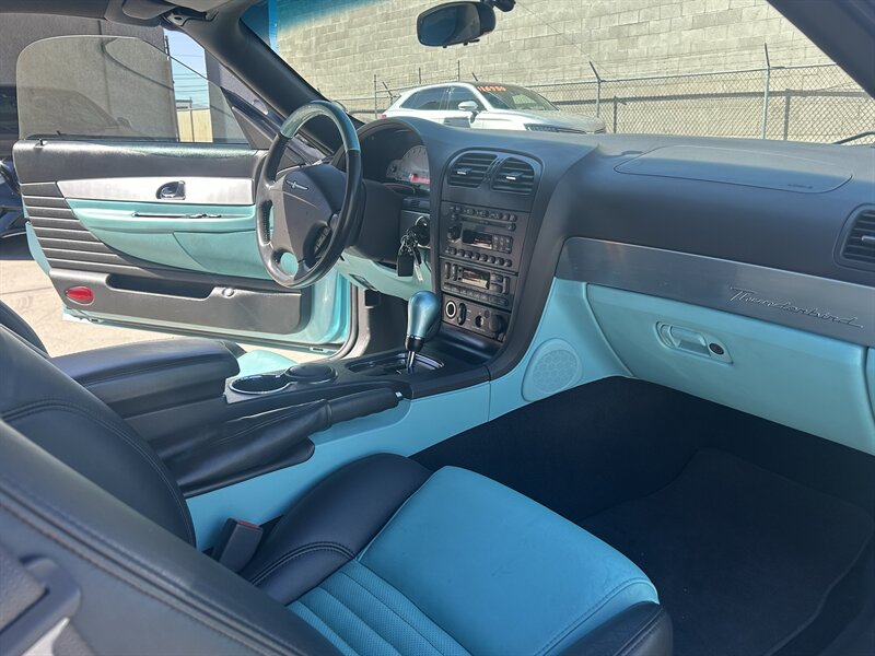 2002 Ford Thunderbird Deluxe - Photo 17 - Lake Havasu City, AZ 86403