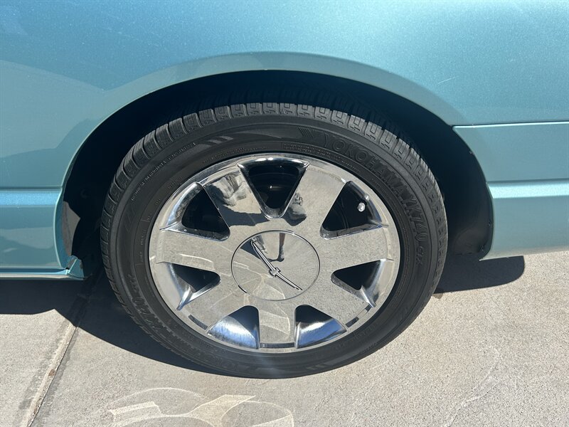 2002 Ford Thunderbird Deluxe - Photo 37 - Lake Havasu City, AZ 86403