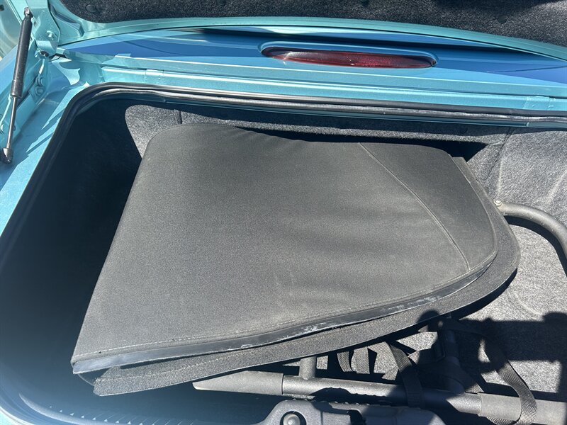 2002 Ford Thunderbird Deluxe - Photo 27 - Lake Havasu City, AZ 86403