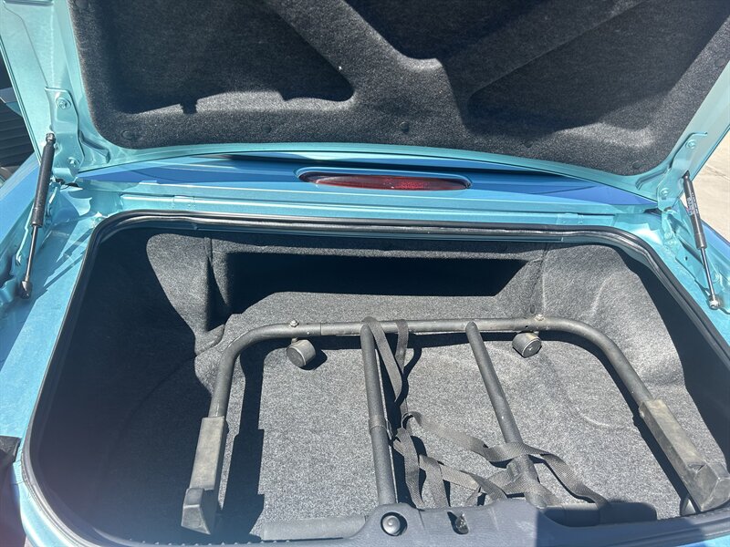 2002 Ford Thunderbird Deluxe - Photo 28 - Lake Havasu City, AZ 86403