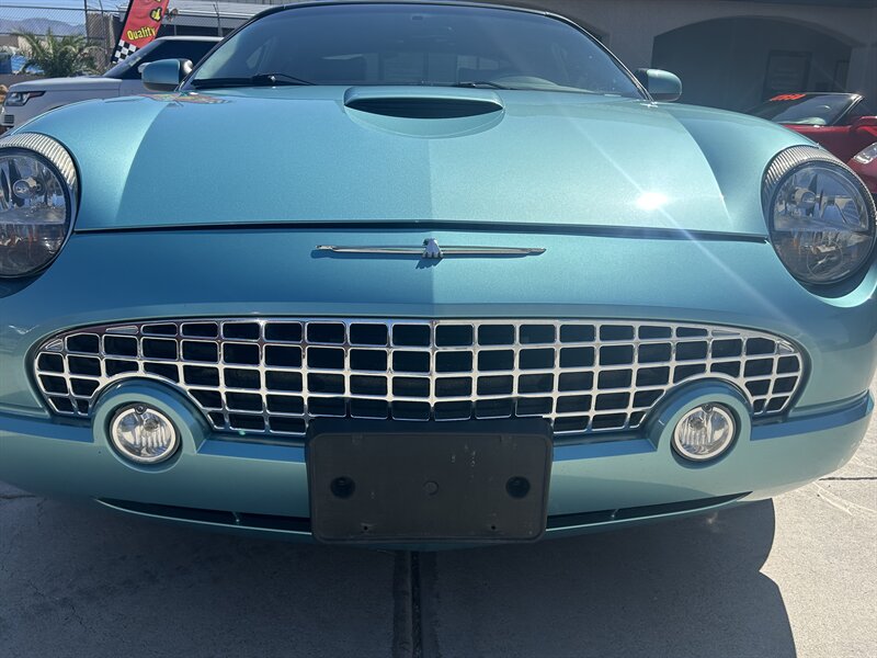 2002 Ford Thunderbird Deluxe - Photo 12 - Lake Havasu City, AZ 86403
