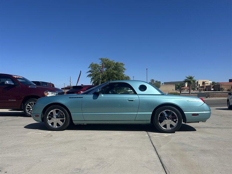 2002 Ford Thunderbird Deluxe - Photo 10 - Lake Havasu City, AZ 86403